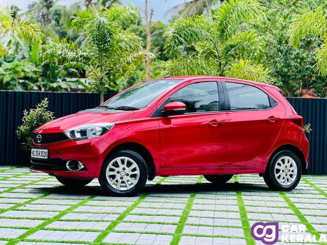 SALE : TATA TIAGO